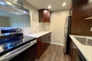3851 N Parkway Dr, Northbrook, IL 60062 - Photo 11