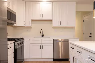 910 College Ave, Matteson, IL 60443 - Photo 17