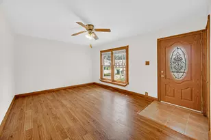 724 Union Ave, Romeoville, IL 60446 - Photo 3