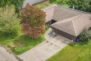 5121 Brookview Rd, Rockford, IL 61107 - Photo 3