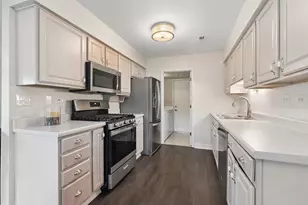 7605 Bristol Ct, Woodridge, IL 60517 - Photo 15