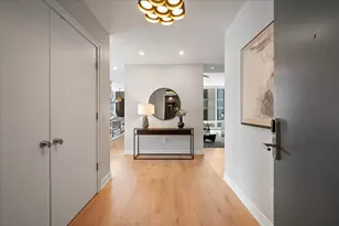 340 E Randolph St, Chicago, IL 60601 - Photo 3