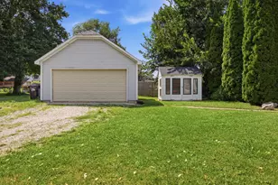 10203 Main St, Hebron, IL 60034 - Photo 3