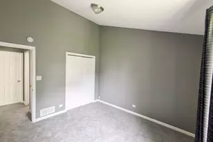 568 Manor Pl, Aurora, IL 60506 - Photo 9