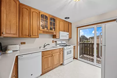 1040 Hampton Harbor #0, Schaumburg, IL 60193 - Photo 3
