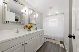 790 Evergreen Ln, Hoffman Estates, IL 60169 - Photo 9