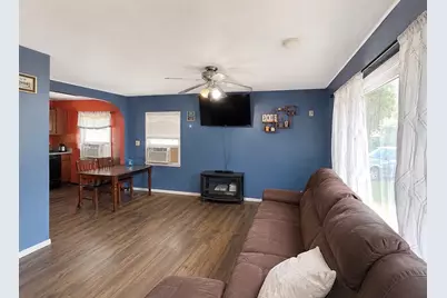 205 Caddy Avenue, Carpentersville, IL 60110 - Photo 5