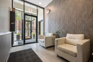 2104 W Belmont Ave, Chicago, IL 60618 - Photo 21