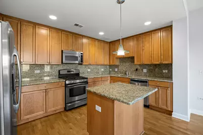 2618 W Diversey Avenue #402, Chicago, IL 60647 - Photo 9