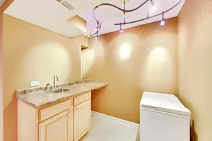 923 Kings Canyon Dr, Streamwood, IL 60107 - Photo 17