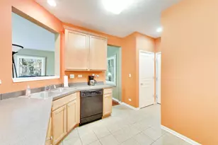 923 Kings Canyon Dr, Streamwood, IL 60107 - Photo 7