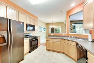 923 Kings Canyon Dr, Streamwood, IL 60107 - Photo 5