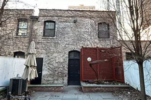 1246 N State Pkwy, Chicago, IL 60610 - Photo 1