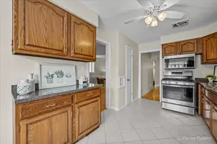 2921 W Birchwood Ave, Chicago, IL 60645 - Photo 15