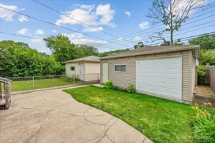 2921 W Birchwood Ave, Chicago, IL 60645 - Photo 35
