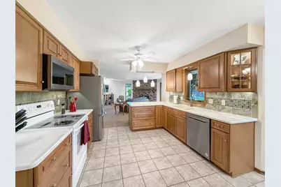 829 Sutton Place, Freeport, IL 61032 - Photo 11