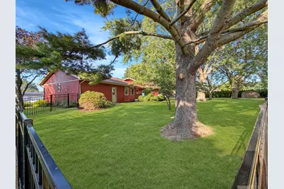 829 Sutton Place, Freeport, IL 61032 - Photo 45