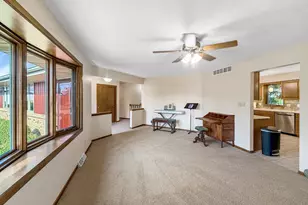 829 Sutton Pl, Freeport, IL 61032 - Photo 7