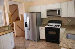 182 Roxbury Ln, Des Plaines, IL 60018 - Photo 9