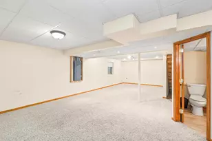 997 S Hampton Ct, Aurora, IL 60506 - Photo 45