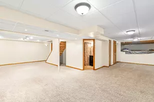 997 S Hampton Ct, Aurora, IL 60506 - Photo 43