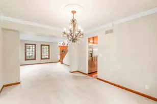997 S Hampton Ct, Aurora, IL 60506 - Photo 9
