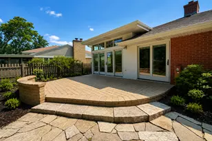 924 Brookline Ln, Park Ridge, IL 60068 - Photo 5