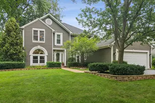 171 Southfield Dr, Vernon Hills, IL 60061 - Photo 1