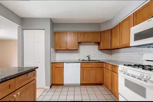 238 E Bailey Rd, Naperville, IL 60565 - Photo 3