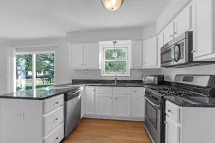 1917 Chestnut Grove Dr, Plainfield, IL 60586 - Photo 7