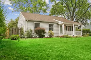 1005 E Lilac Dr, Palatine, IL 60074 - Photo 1