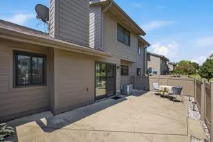 8037 Wildwood Ln, Darien, IL 60561 - Photo 13