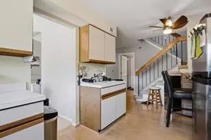 8037 Wildwood Ln, Darien, IL 60561 - Photo 7
