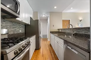 7510 N Greenview Ave, Chicago, IL 60626 - Photo 9