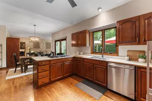 2145 Kenton Ln, Libertyville, IL 60048 - Photo 13