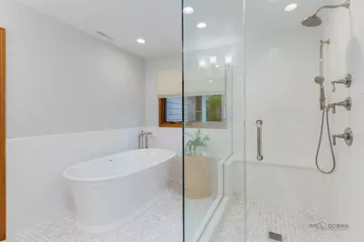 2145 Kenton Lane, Libertyville, IL 60048 - Photo 29