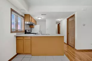 1922 S Wells St, Chicago, IL 60616 - Photo 9