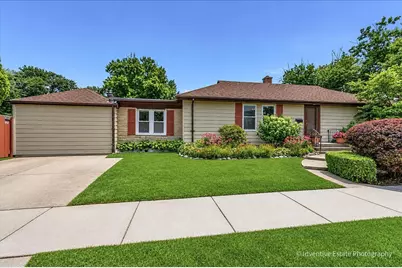 143 Woodstock Avenue, Clarendon Hills, IL 60514 - Photo 1