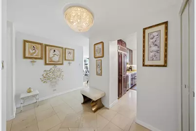601 E 32nd Street #310, Chicago, IL 60616 - Photo 5