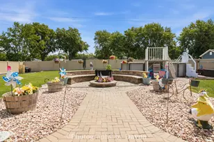 1324 Eagle Bluff Dr, Bourbonnais, IL 60914 - Photo 35