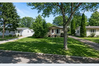 1108 S 10th Avenue, Saint Charles, IL 60174 - Photo 1