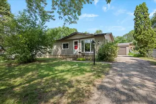 1108 S 10th Ave, Saint Charles, IL 60174 - Photo 1