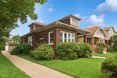 5058 W Barry Avenue, Chicago, IL 60641 - Photo 1