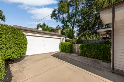 4820 Lee Avenue, Downers Grove, IL 60515 - Photo 9