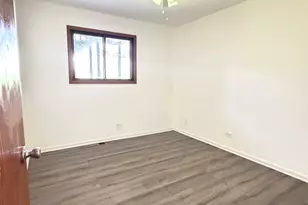 311 Dawn Ct, Bloomingdale, IL 60108 - Photo 9
