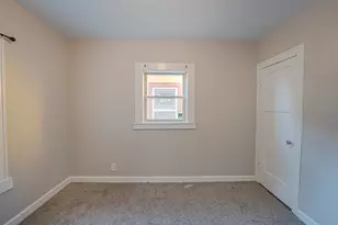 563 S Lake St, Aurora, IL 60506 - Photo 11