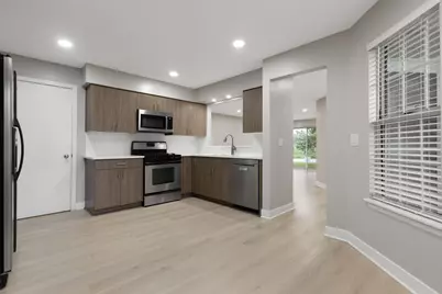 [Address not provided], Streamwood, IL 60107 - Photo 7