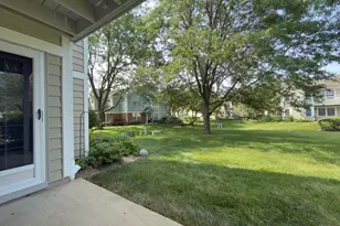 322 Winfield Ct, Schaumburg, IL 60194 - Photo 19
