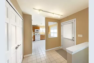 322 Winfield Court #-, Schaumburg, IL 60194 - Photo 3