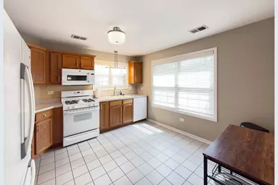 322 Winfield Court #-, Schaumburg, IL 60194 - Photo 5